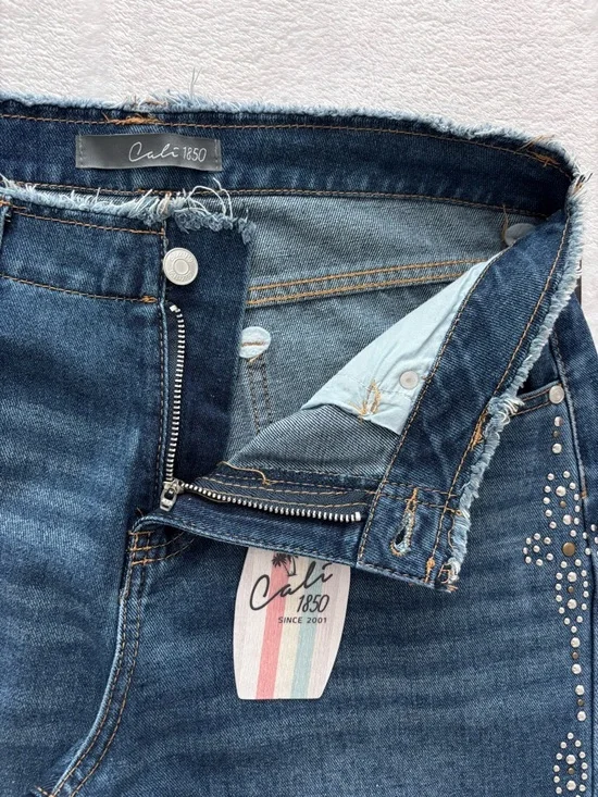 CALI 1850 Mid Rise Stud Boot Cut Frayed Waistband Jean--NWT--11/30 - Picture 6 of 15